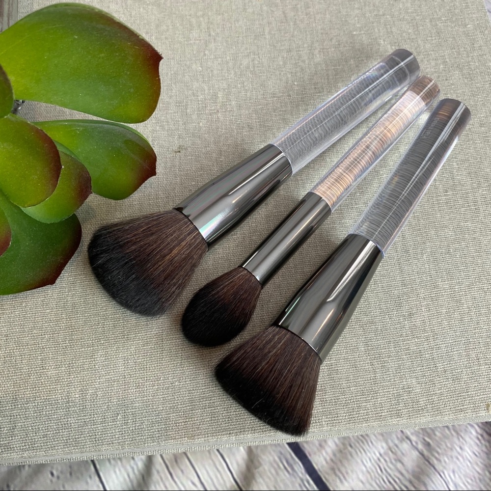 2/$34 Opulent Beauty Crystal Clear 3pc. Brush Set